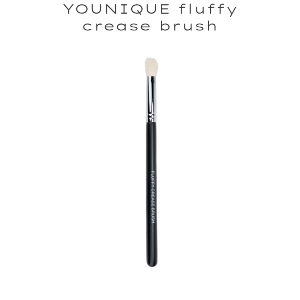 Younique Fluffy Crease Brush - Black